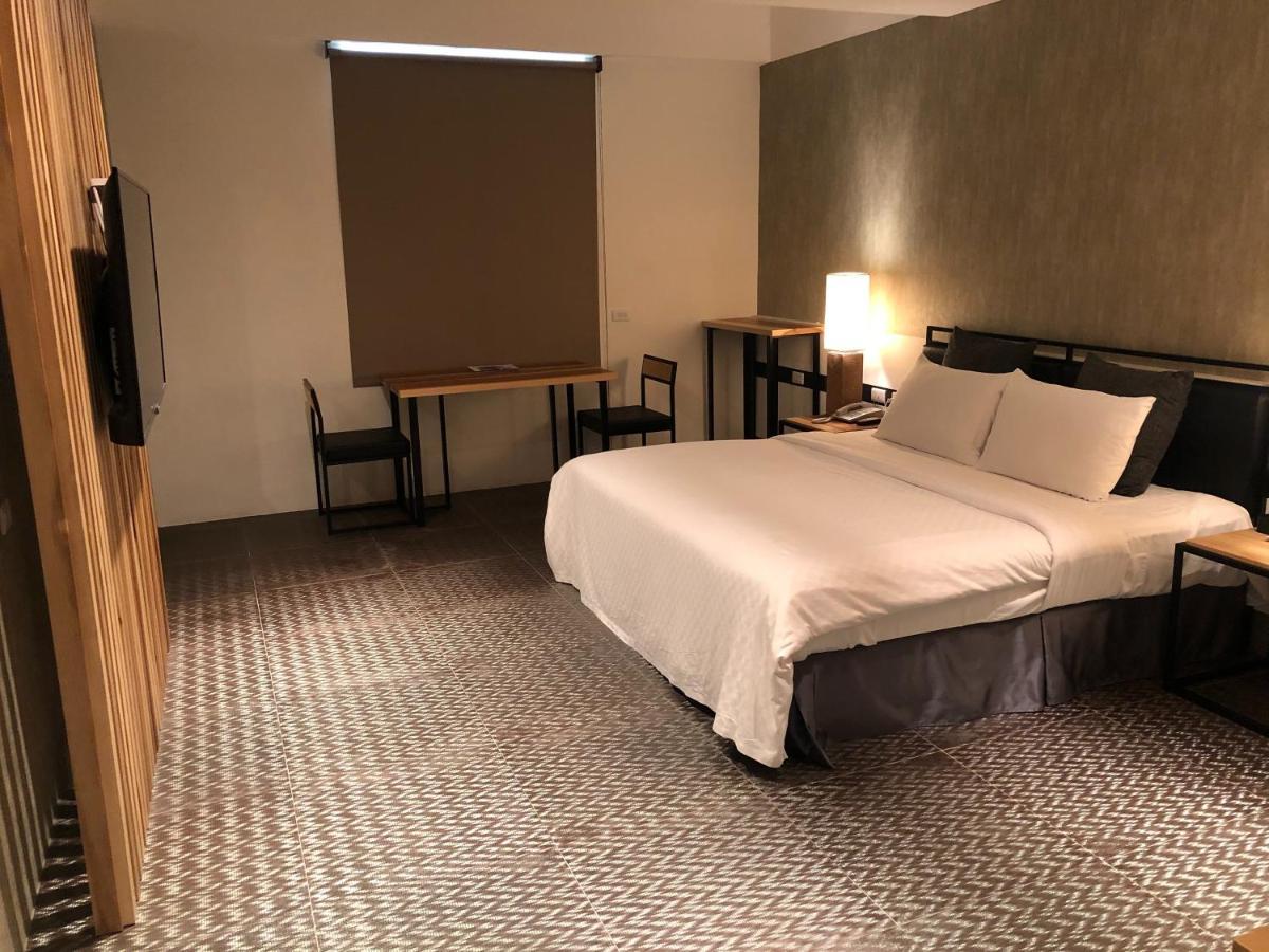 Roppongi Motel - JianHua Pingtung Bagian luar foto