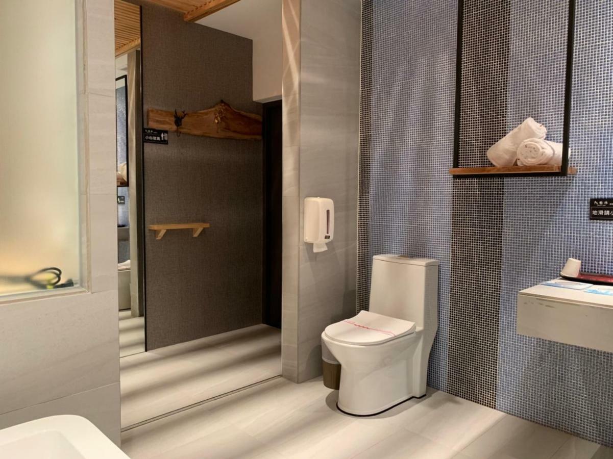 Roppongi Motel - JianHua Pingtung Bagian luar foto